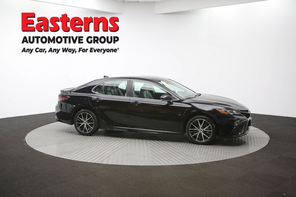 2023 Toyota Camry SE Image 9 of 55