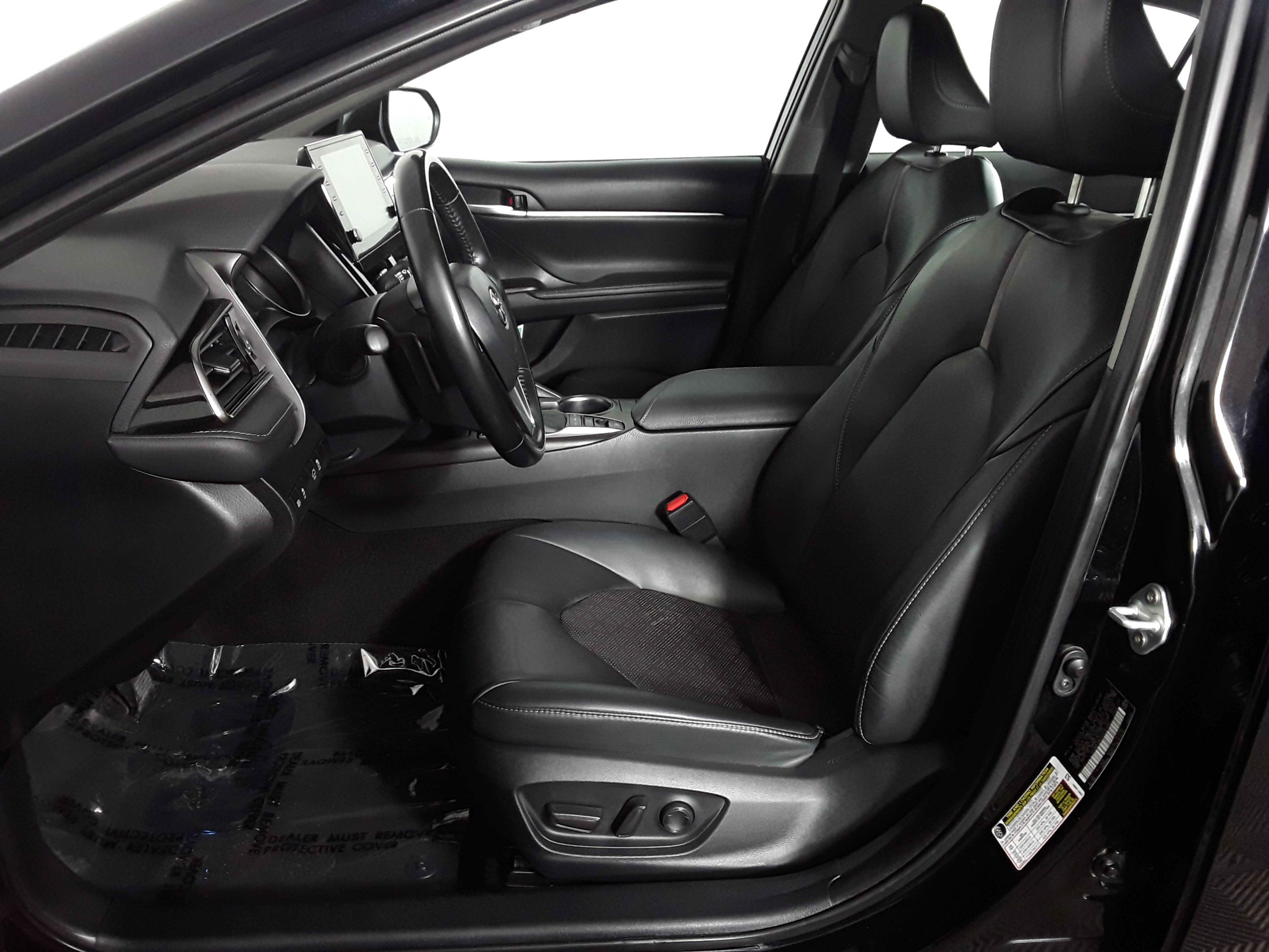 Vehicle image 8 of 22