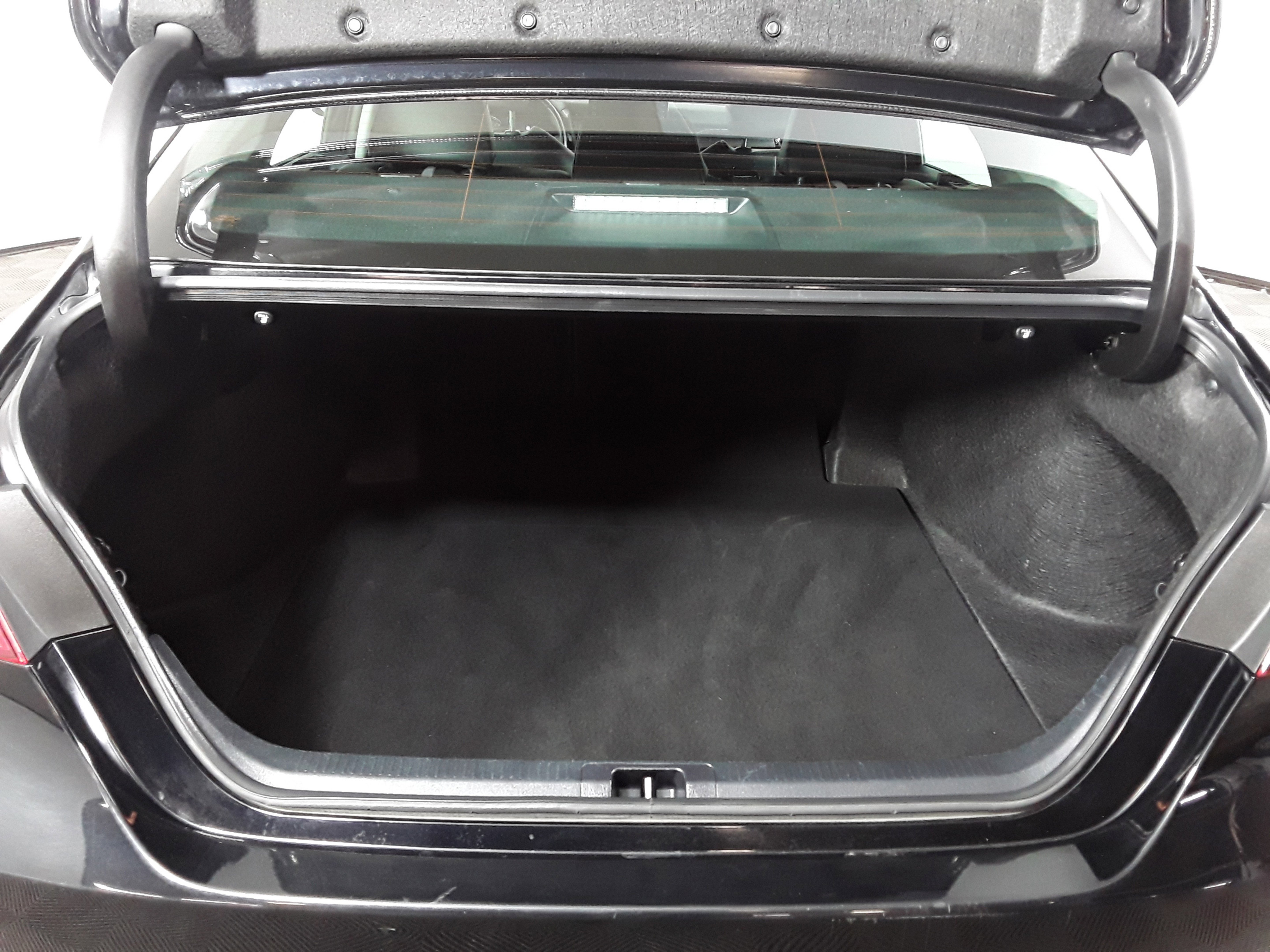Vehicle image 6 of 22