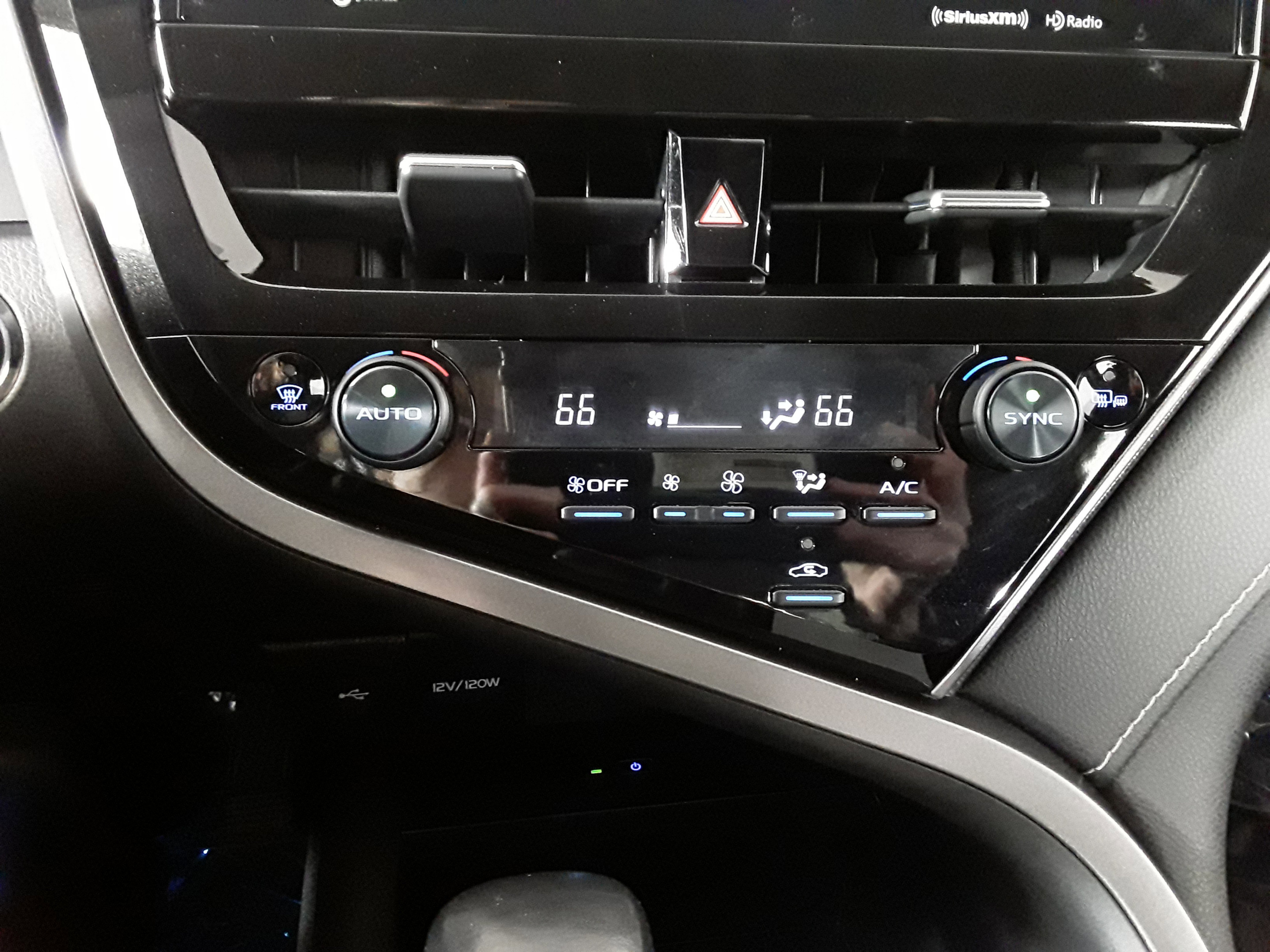 Vehicle image 14 of 22