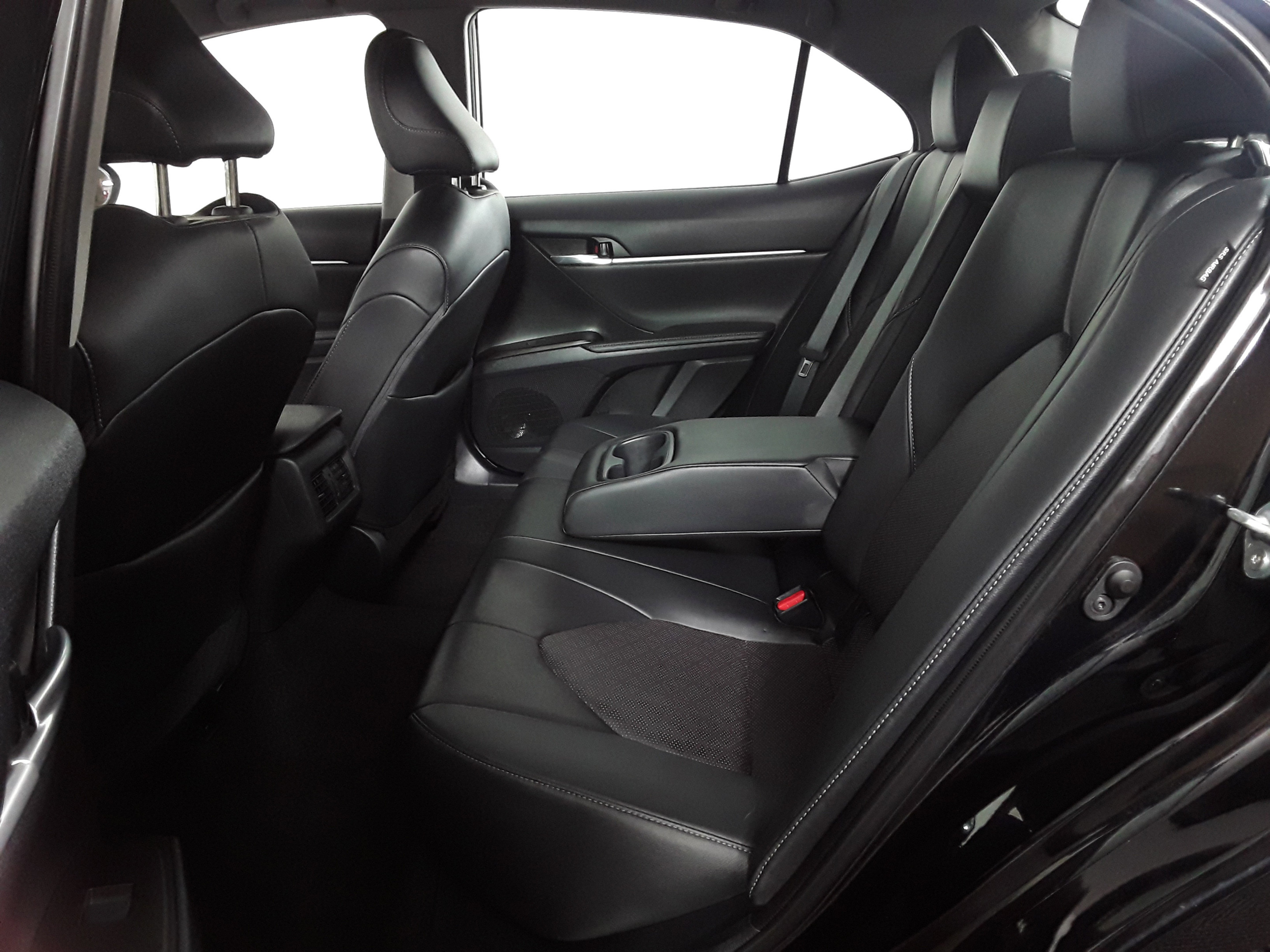 Vehicle image 9 of 22