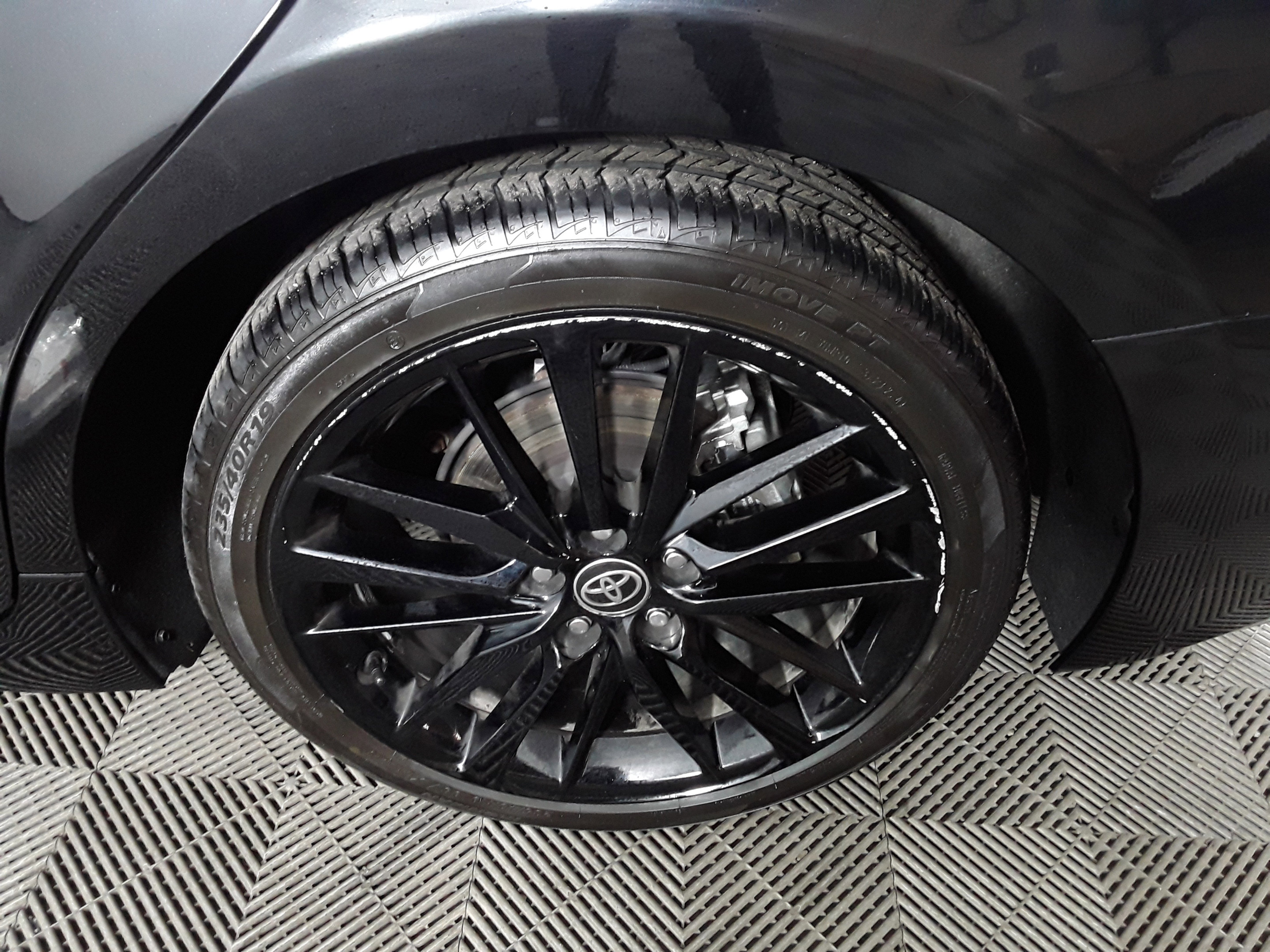 Vehicle image 20 of 22