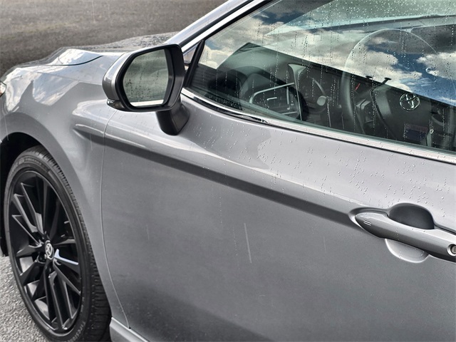 Vehicle image 11 of 30