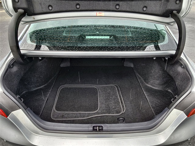 Vehicle image 16 of 30