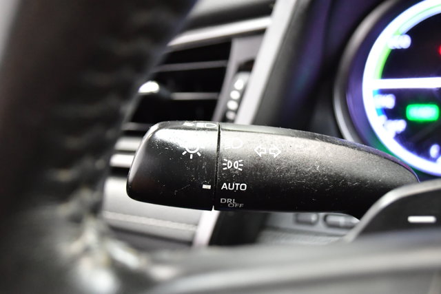 2023 Toyota Camry Hybrid SE Nightshade Image 32 of 35