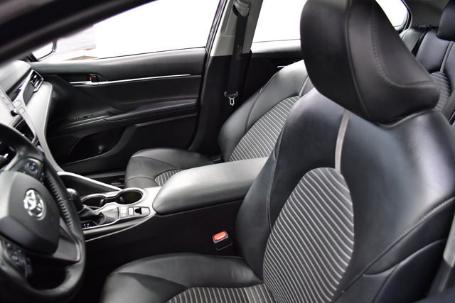 2023 Toyota Camry Hybrid SE Nightshade Image 14 of 35