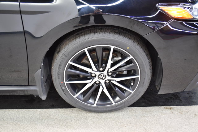 2023 Toyota Camry Hybrid SE Nightshade Image 10 of 35