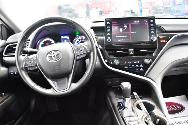 2023 Toyota Camry Hybrid SE Nightshade Image 15 of 35