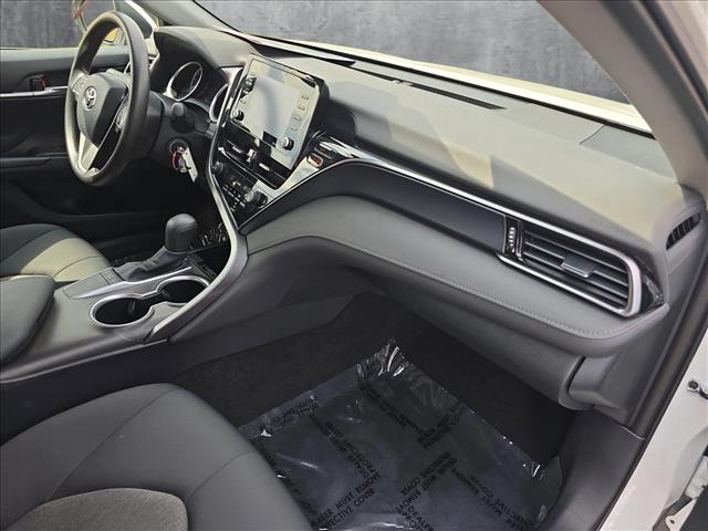 Vehicle image 21 of 24