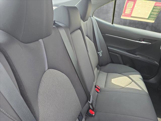 Vehicle image 18 of 24