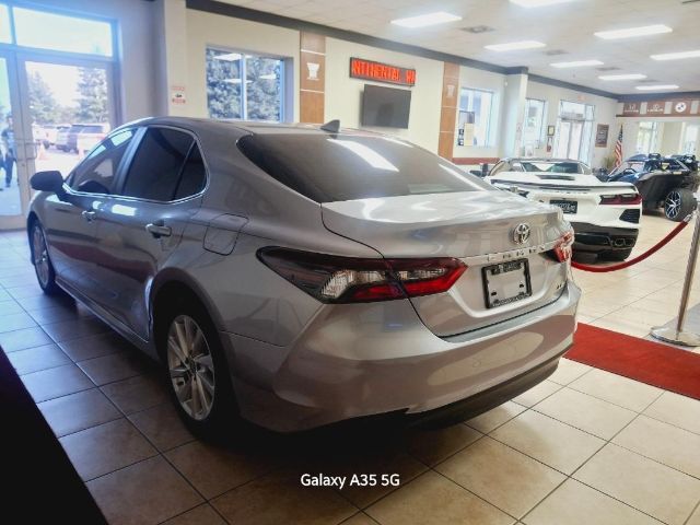Vehicle image 5 of 18