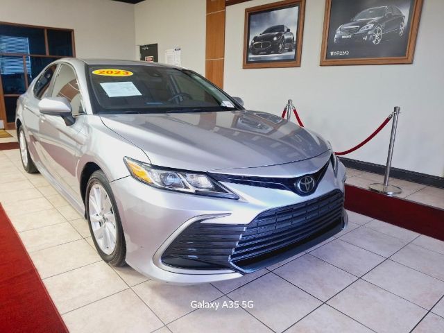 Vehicle image 2 of 18