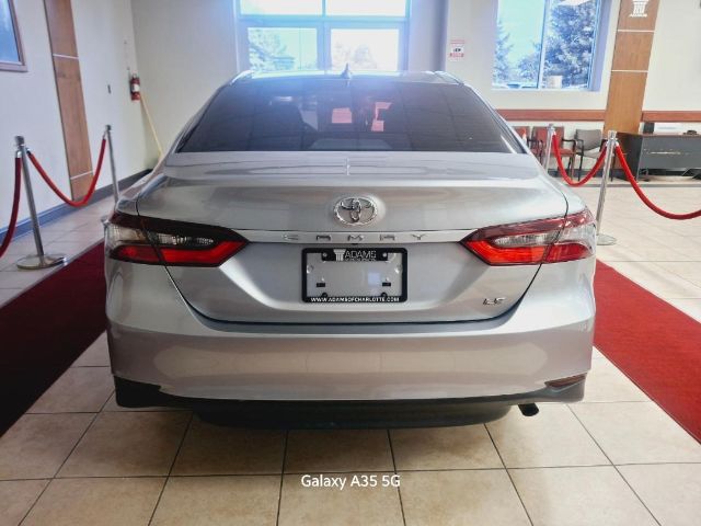Vehicle image 4 of 18