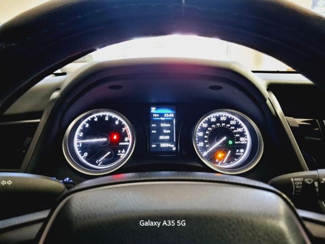 Vehicle image 10 of 18