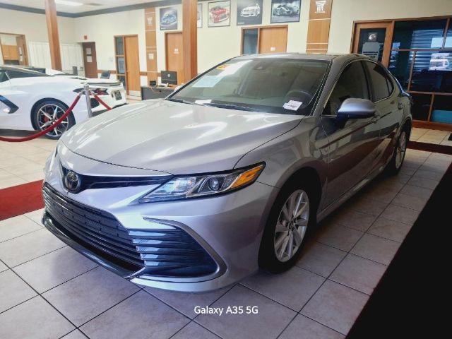 Vehicle image 1 of 18