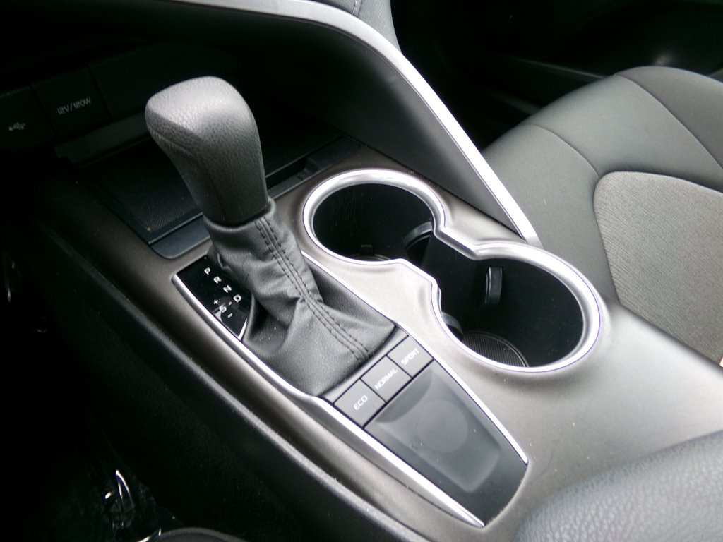 Vehicle image 24 of 39