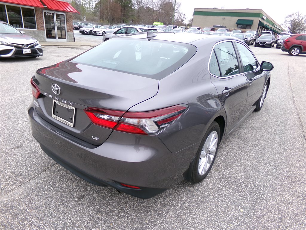 Vehicle image 6 of 39