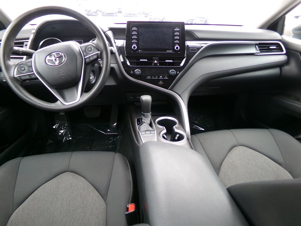 Vehicle image 19 of 39