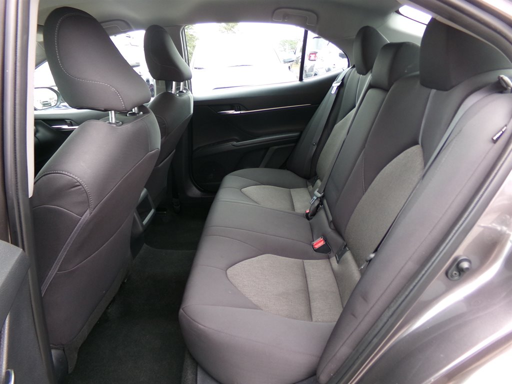 Vehicle image 16 of 39