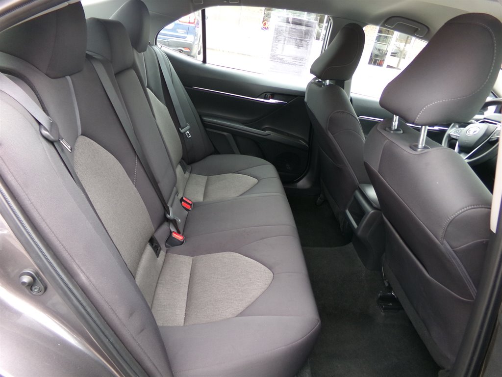 Vehicle image 18 of 39