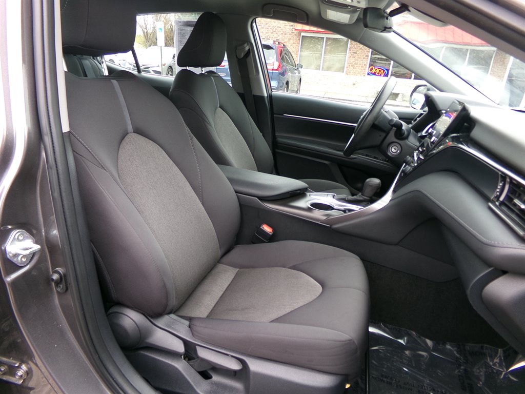 Vehicle image 17 of 39