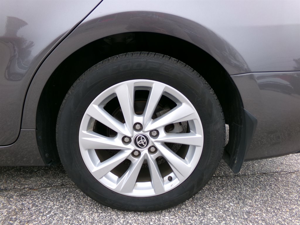 Vehicle image 32 of 39