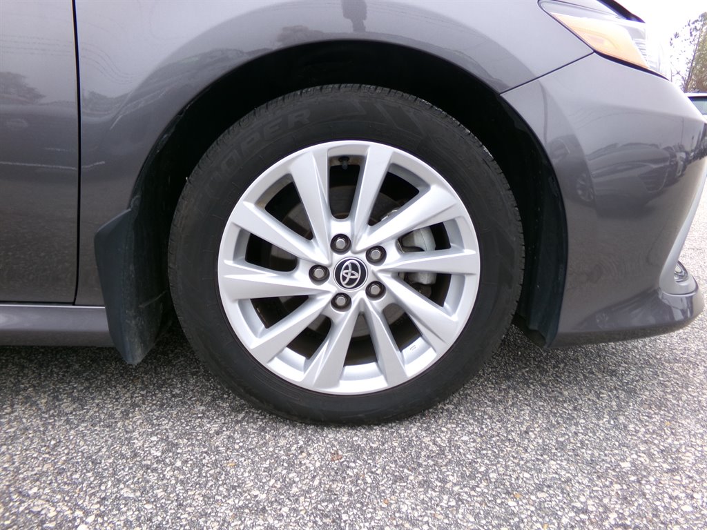 Vehicle image 33 of 39