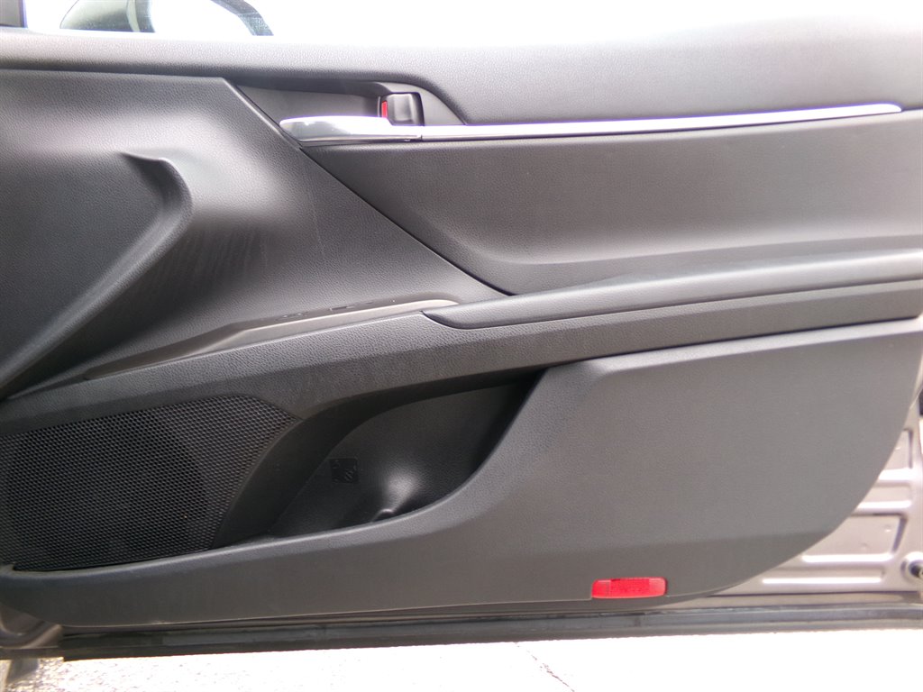 Vehicle image 11 of 39