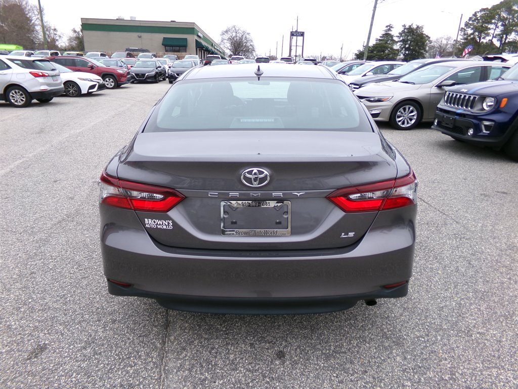 Vehicle image 7 of 39
