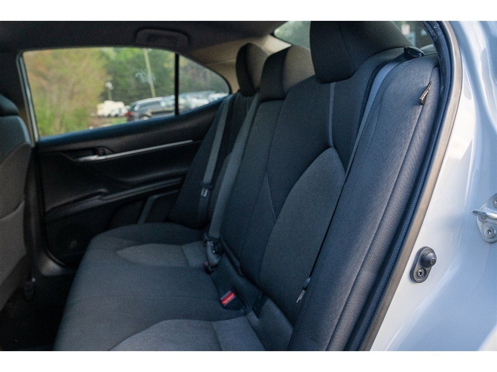 Vehicle image 14 of 31