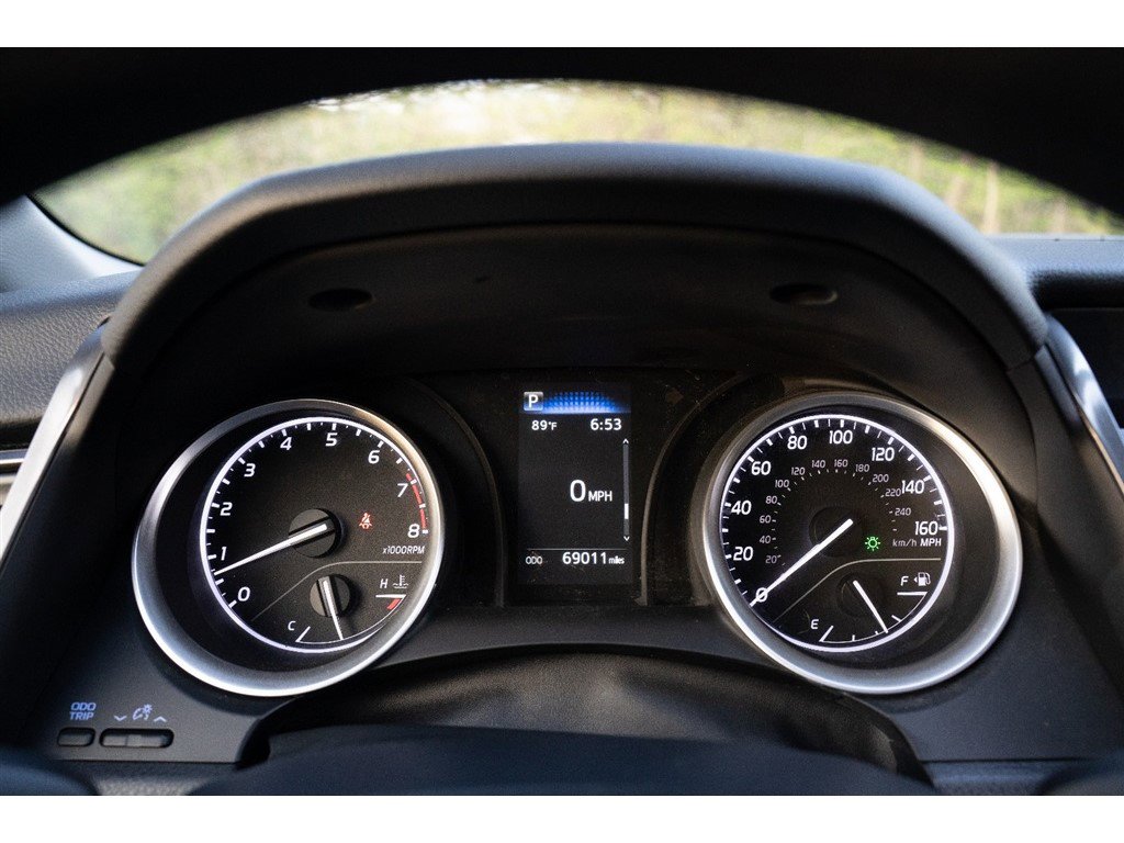 Vehicle image 25 of 31