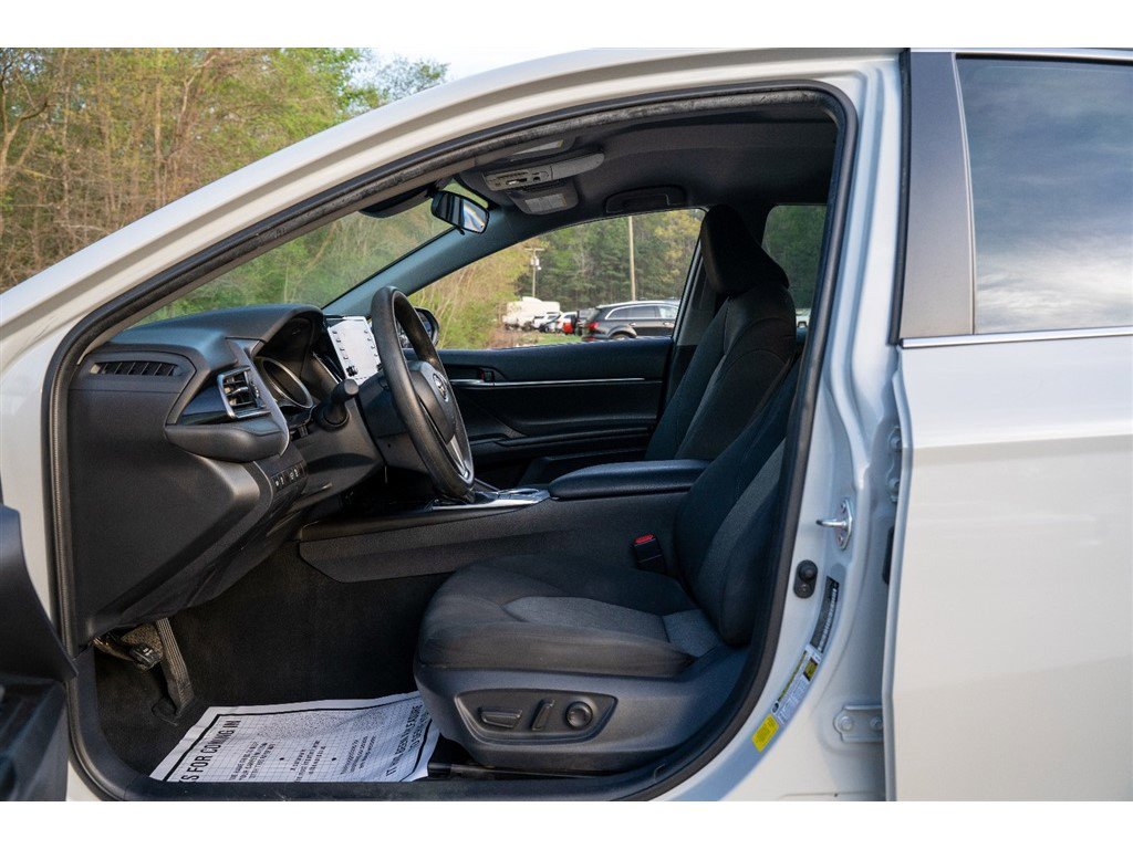 Vehicle image 17 of 31