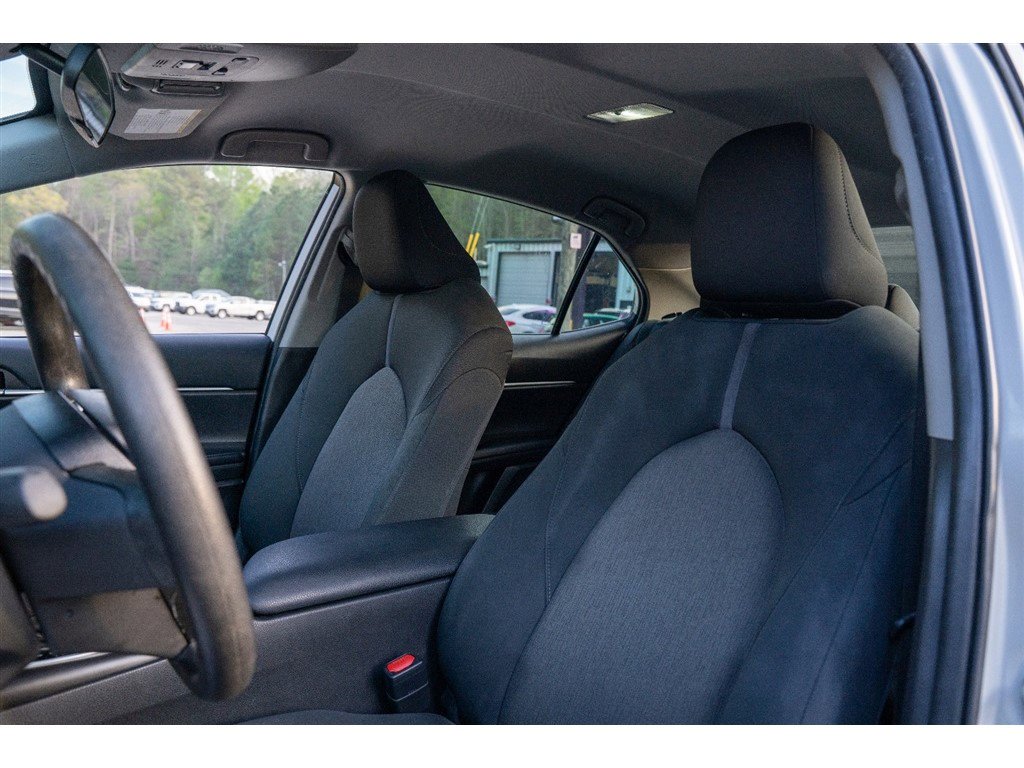 Vehicle image 18 of 31