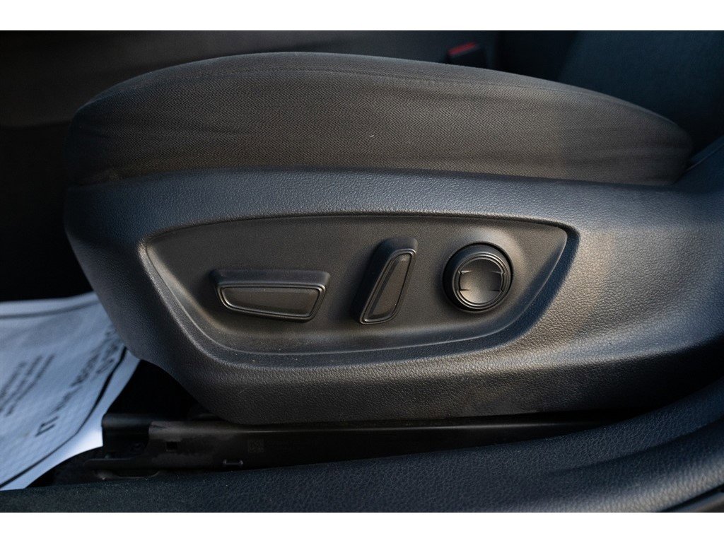 Vehicle image 19 of 31