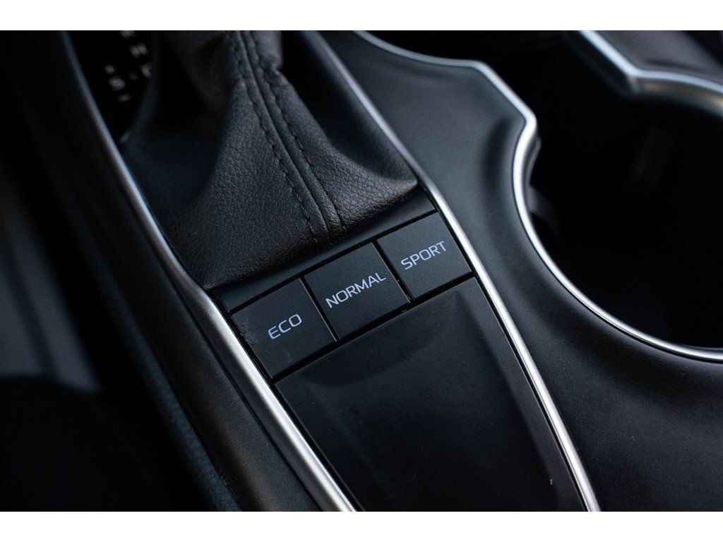 Vehicle image 27 of 31