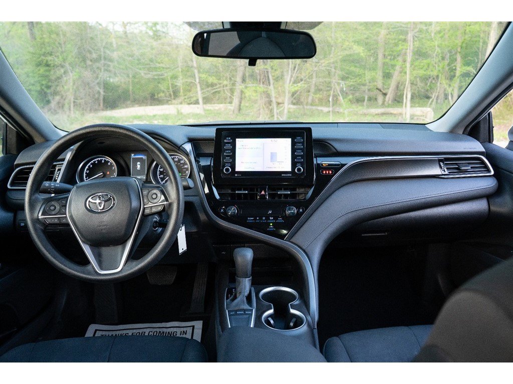 Vehicle image 15 of 31