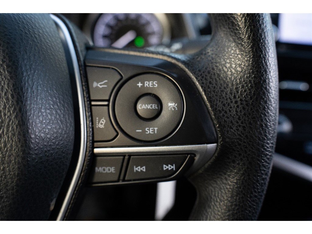 Vehicle image 23 of 31
