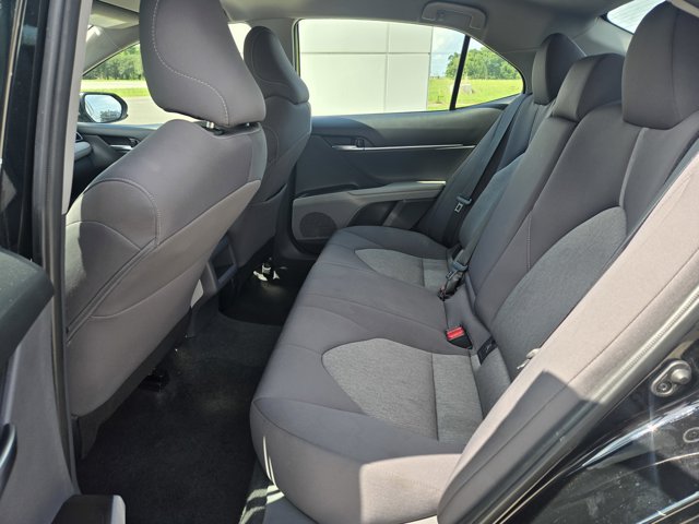 Vehicle image 11 of 15