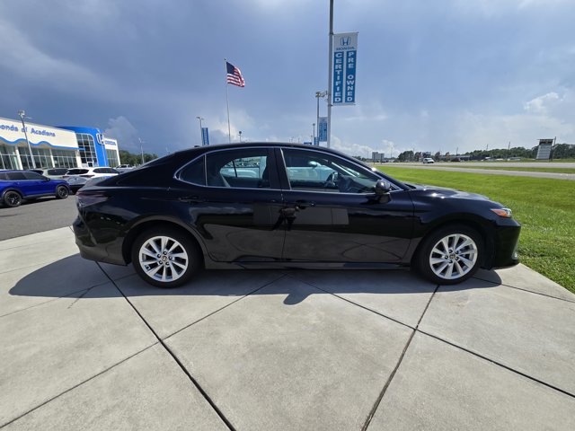 Vehicle image 4 of 15