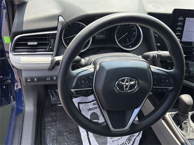 Vehicle image 26 of 31