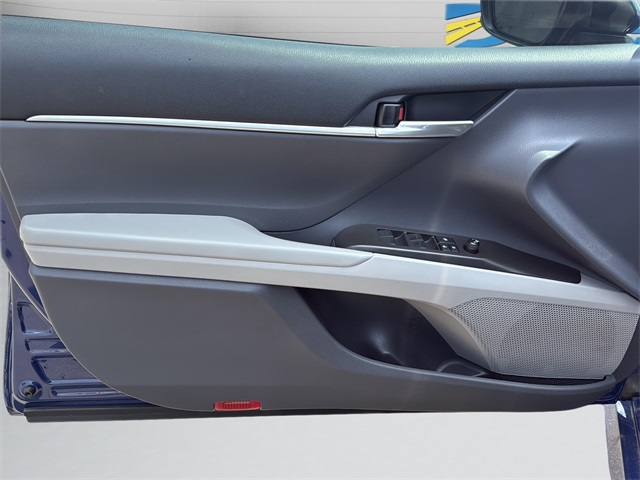 Vehicle image 22 of 31