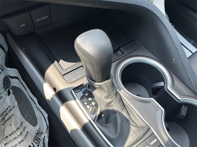 Vehicle image 19 of 31