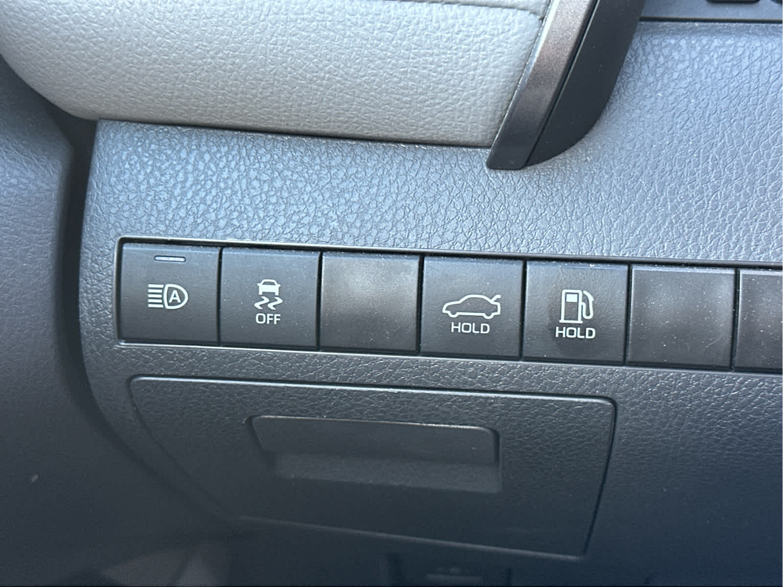 Vehicle image 28 of 51
