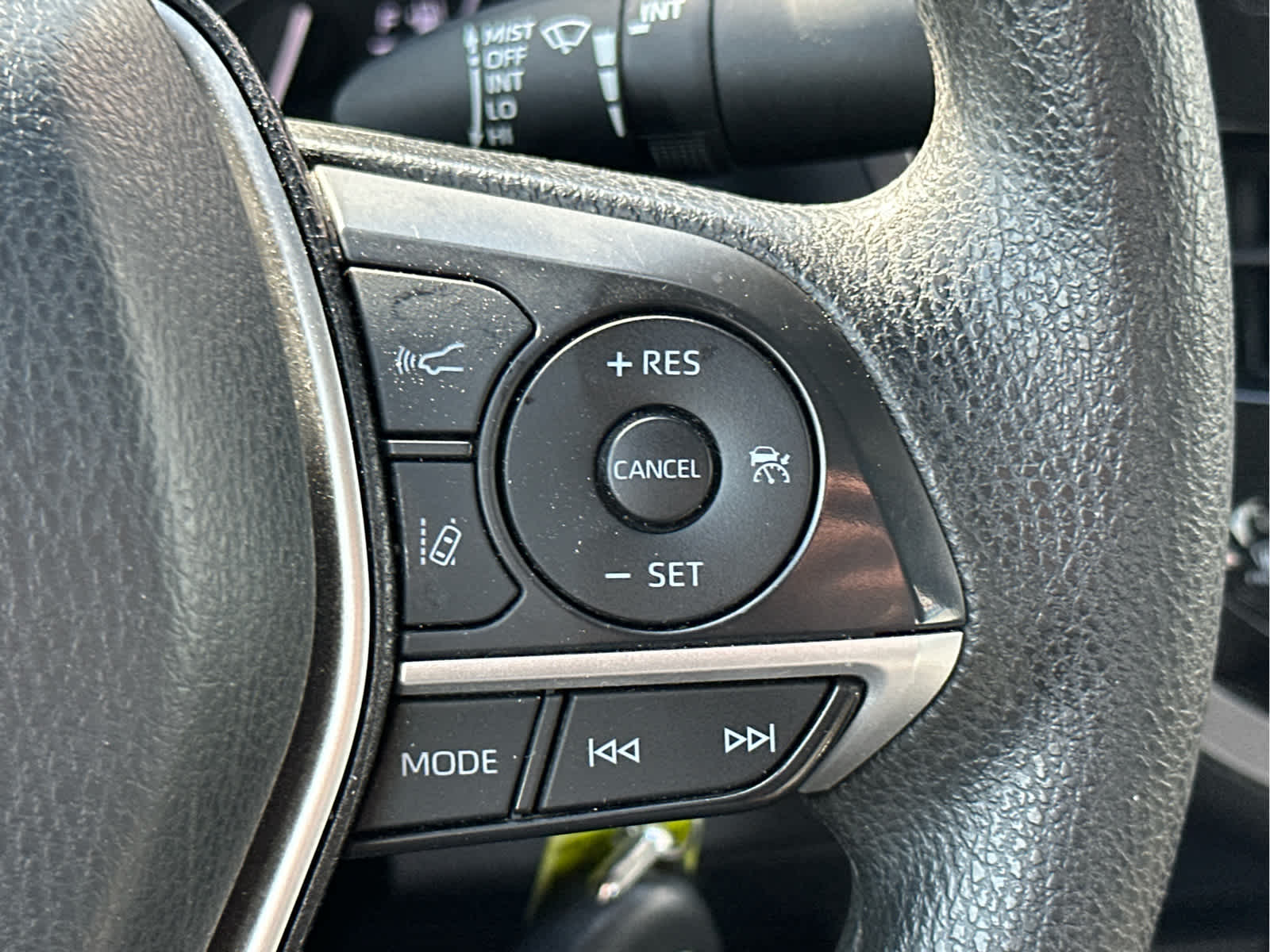 Vehicle image 31 of 51