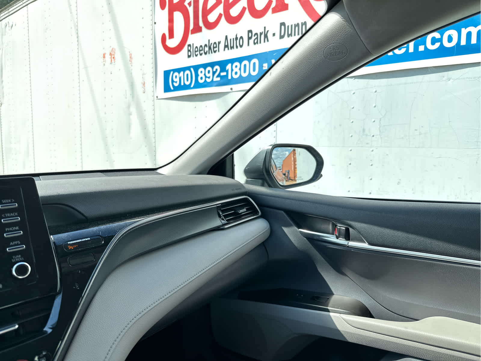 Vehicle image 41 of 51