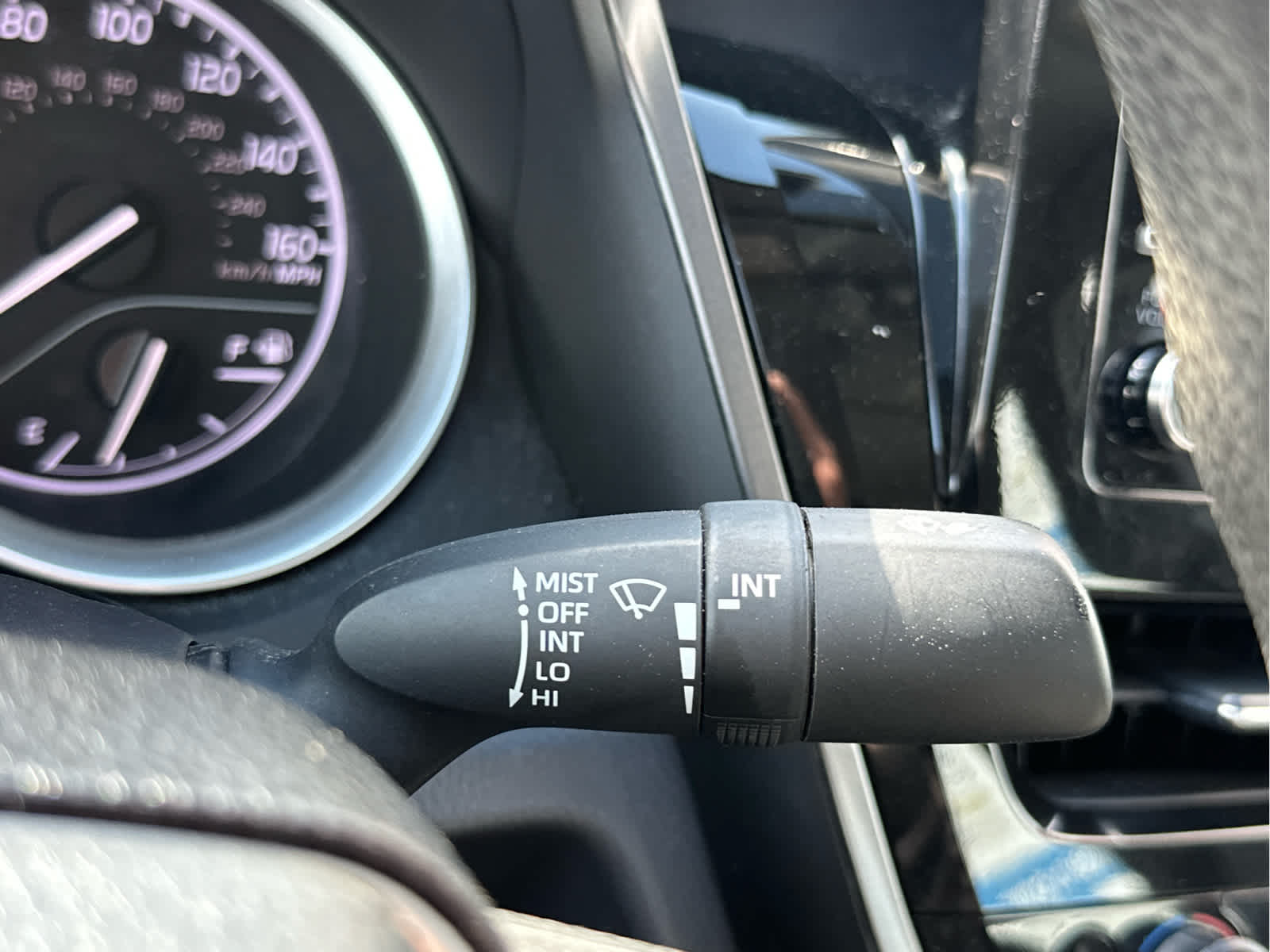 Vehicle image 33 of 51