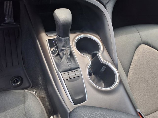 Vehicle image 17 of 20