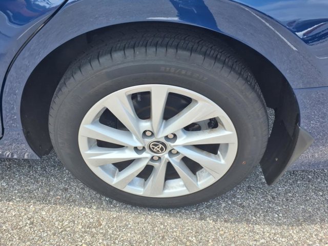 Vehicle image 10 of 20