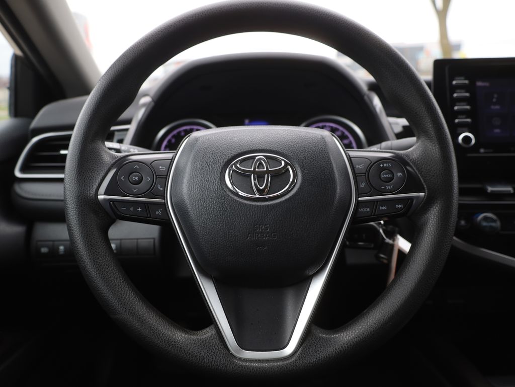Vehicle image 33 of 36