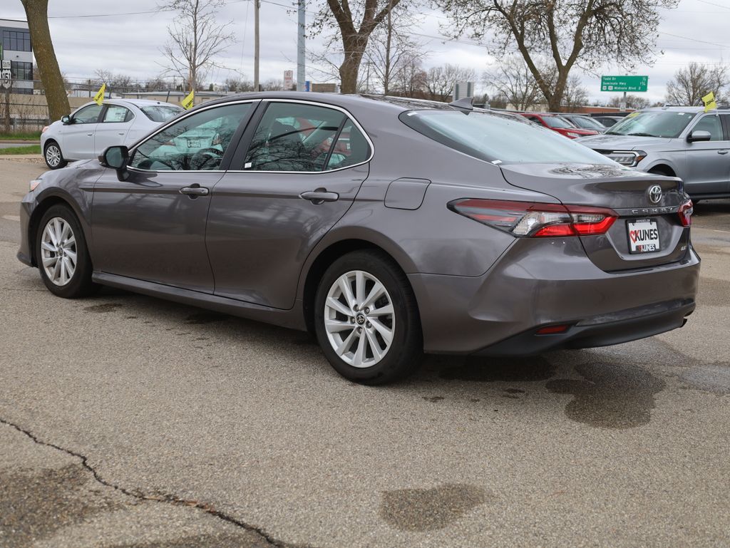 Vehicle image 8 of 36